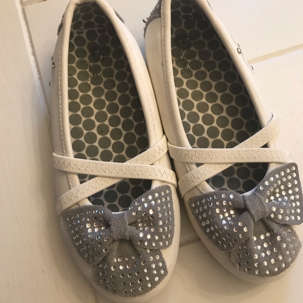 Girls shoes